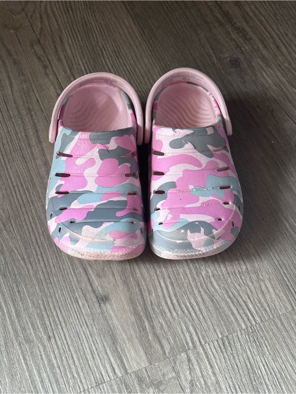 Rugged Shark Kids Pink Camouflage Slip-On Sandals with Adjustable Heel Strap